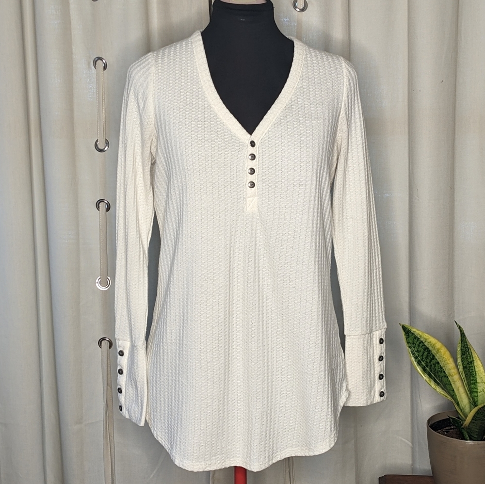 Chaser waffle weave thermal henley shirt Medium